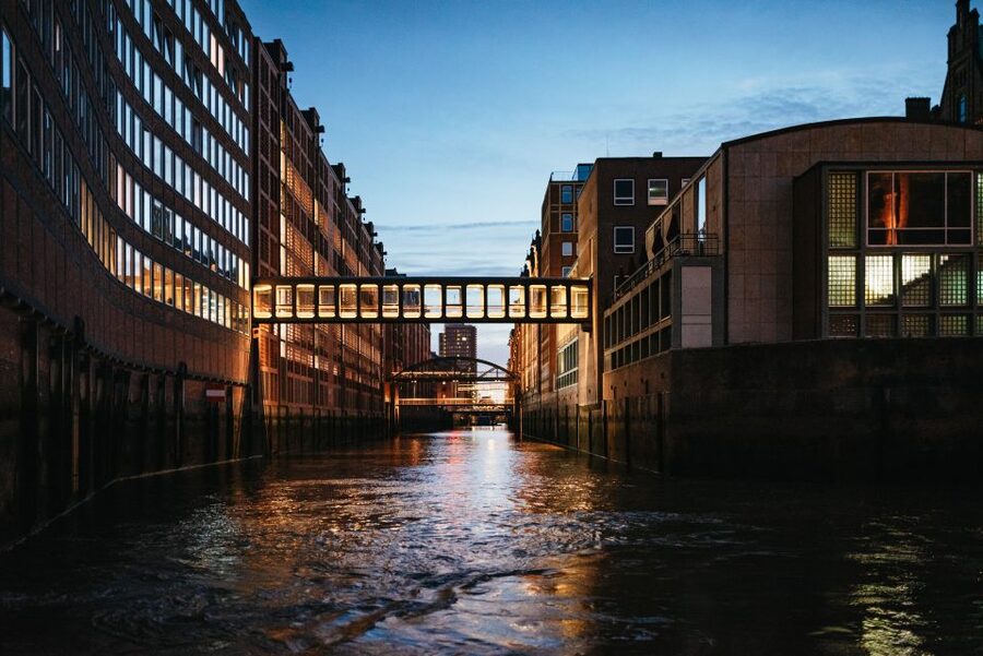 Hamburg: 1-Hour Harbor Evening Lights Cruise - Live German commentary plus the audio app, how to avoid missing half the story