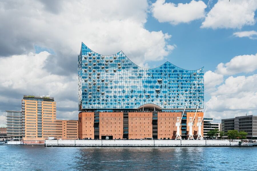 Hamburg: 1-Hour Harbor Sightseeing Cruise with HafenCity - Köhlbrand Bridge and the “industrial skyline” perspective