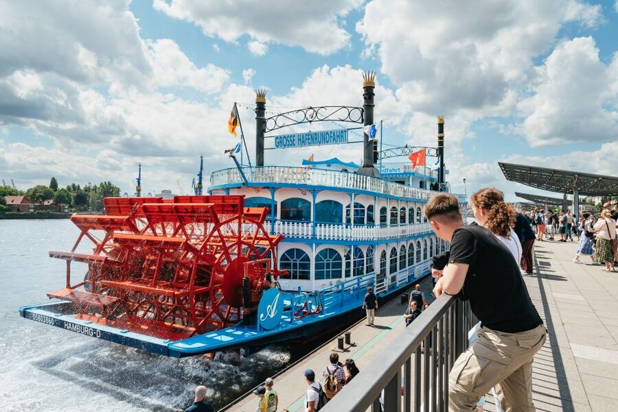 Hamburg: 1-Hour Harbor Sightseeing Cruise with HafenCity - Elbphilharmonie from the river: why this view hits harder