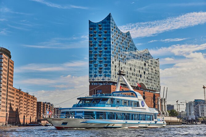 Hamburg: 1-hour harbor tour - Meeting at Rainer Abicht Elbreederei, Bridge 1, St. Pauli