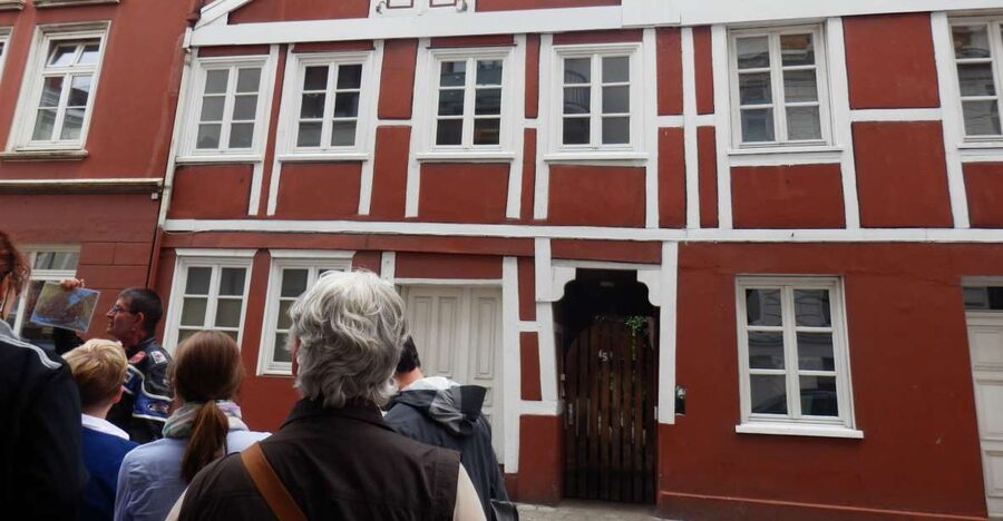 Hamburg: 2-Hour St. Georg Walking Tour - Mosques and a Catholic cathedral, religion you can actually see