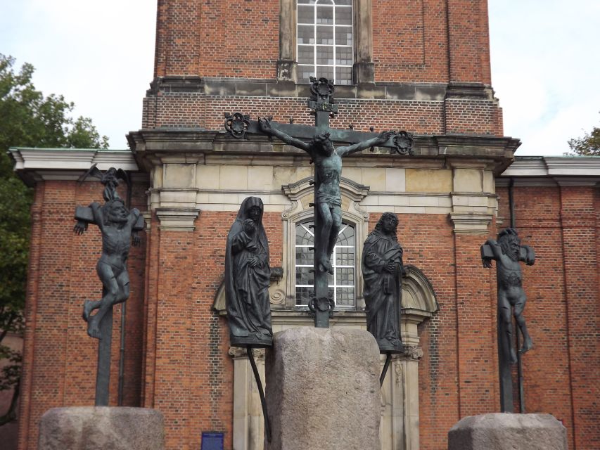 Hamburg: 2-Hour St. Georg Walking Tour - History themes the guide keeps returning to