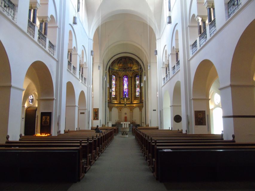 Hamburg: 2-Hour St. Georg Walking Tour - Price and value: $23 for 2 hours of local context
