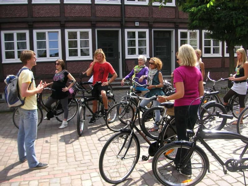 Hamburg 3-Hour Bike Tour - Heiligengeistfeld to the Alster Lakes: The Relaxed Pedal Stretch