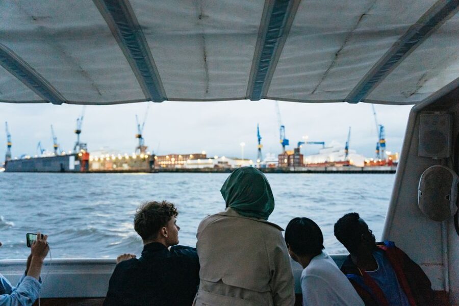 Hamburg: 90-Minute Evening Lights Harbor Cruise - Price and value: $27 for a 1.5-hour port view lesson