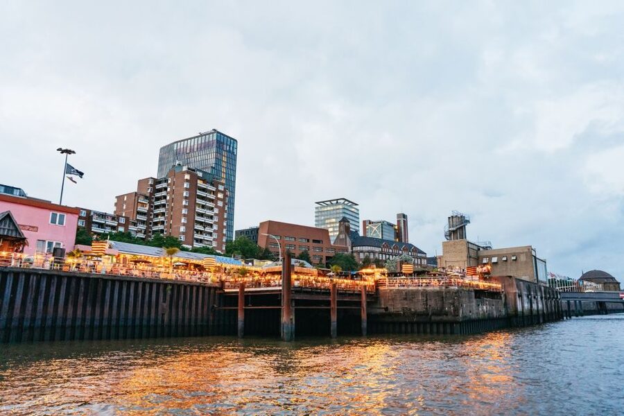 Hamburg: 90-Minute Evening Lights Harbor Cruise - Special Hamburg departures: Queen Mary II and harbor-anniversary moments