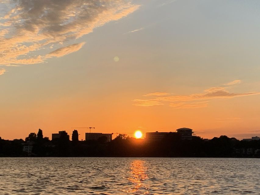 Hamburg: Alster River Sailboat Tour with Sundowner - Weather Rules, Rainjackets, and What to Wear