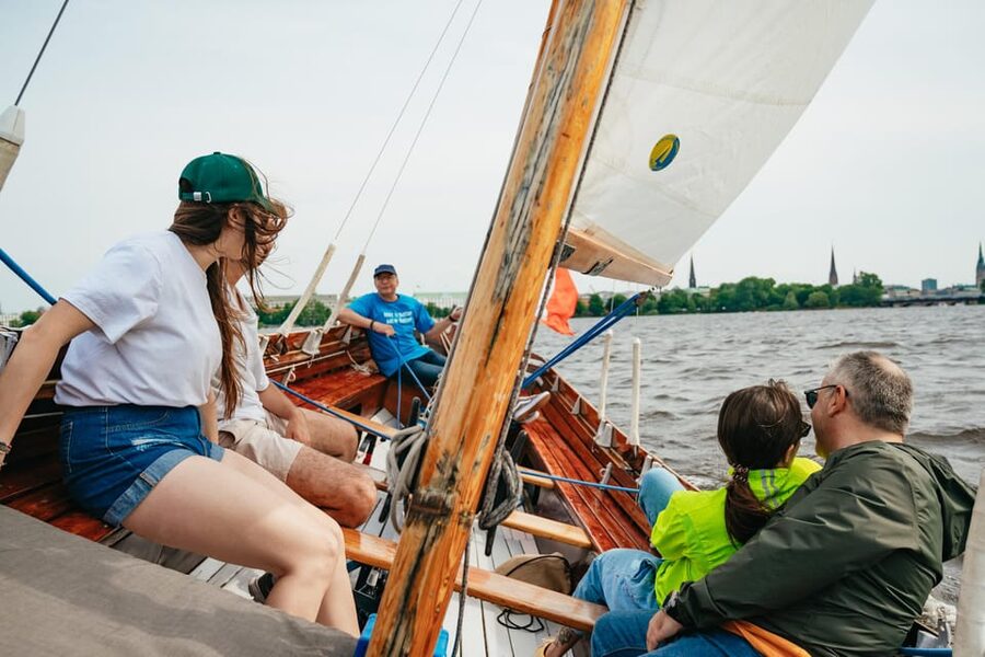 Hamburg: Alster River Sailing Tour on a 2-Masted Sailboat - How the 90 Minutes Work, Timing Wise