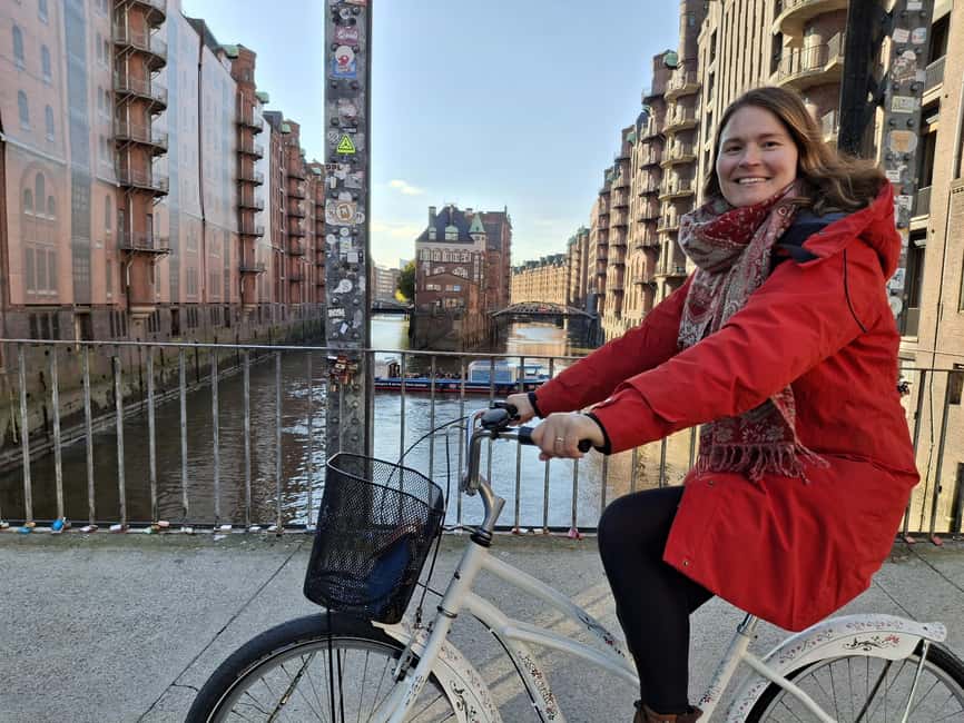 Hamburg: City Tour by Bike with Elbphilharmonie - Gängeviertel, Brahms birthplace, and the art-scene in old working-class streets