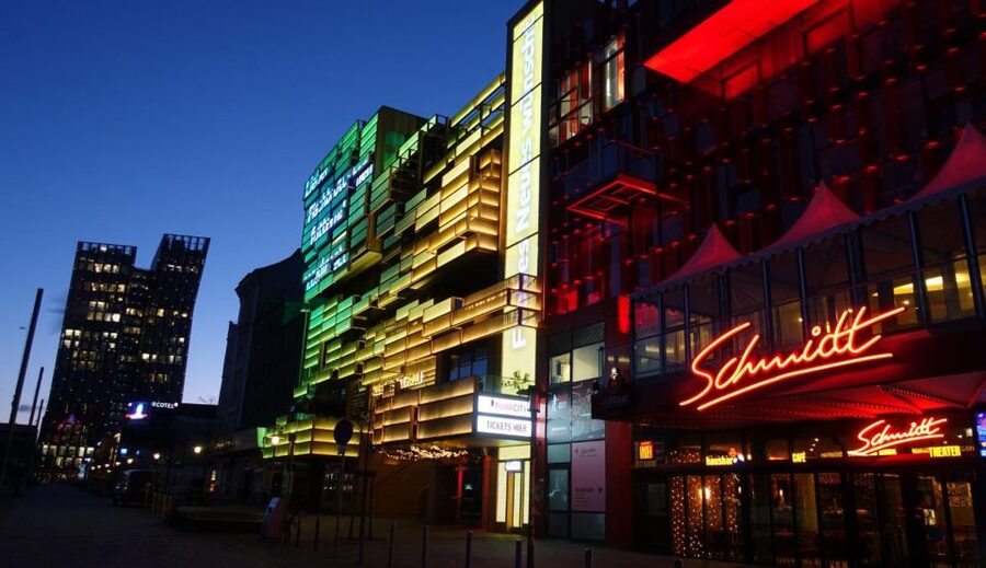Hamburg Combi: 1,5h Evening Cruise & 2h Reeperbahn Tour - Should you book Hamburg Combi, or skip it?