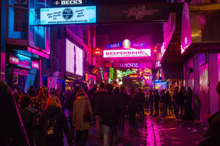 Hamburg Combi: 1,5h Evening Cruise & 2h Reeperbahn Tour - FAQ