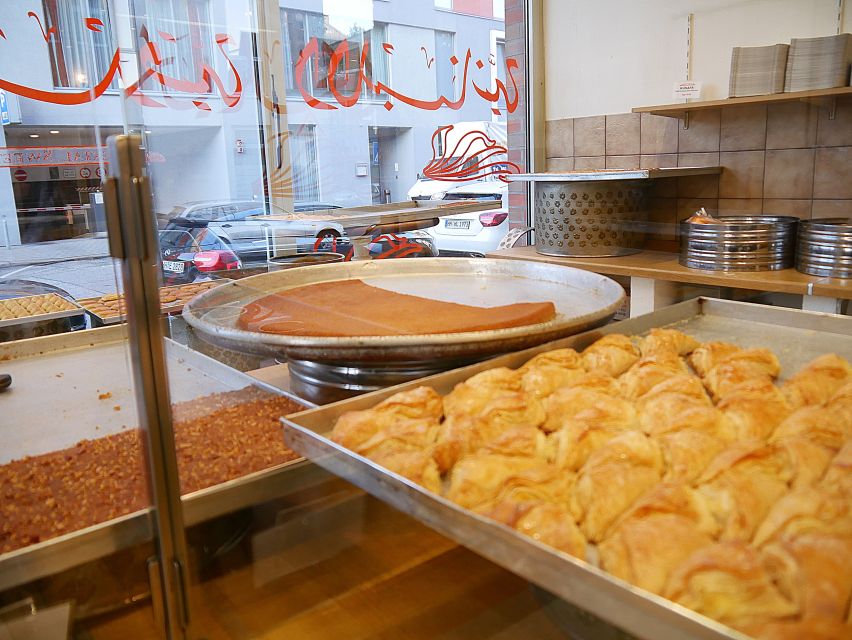 Hamburg: Culinary Insider Tour of St. Georg - The streets you walk: where nightlife and daily life overlap