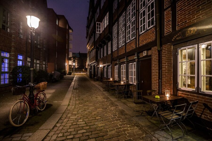 Hamburg: Eerie Speicherstadt Tour - Starting At Hauptkirche St. Katharinen: A Very On-Brand Meeting Point