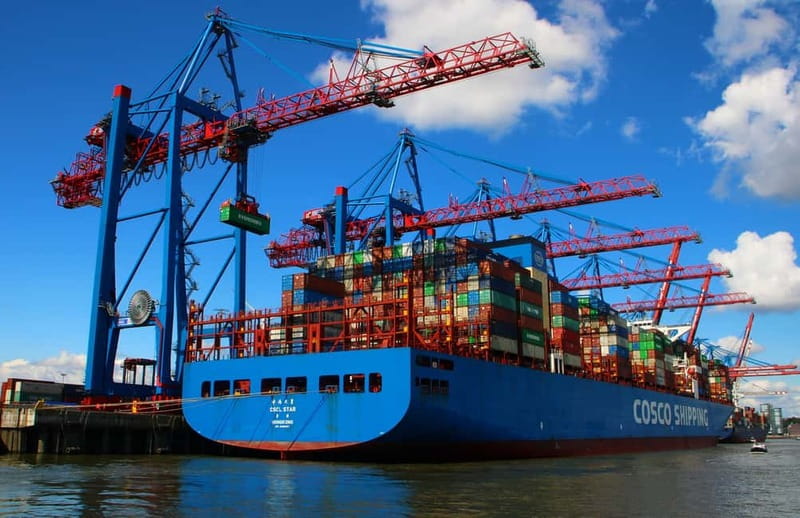 Hamburg: Guided Grand Harbor Sightseeing Cruise by Ship - On-board comfort: sun deck, panoramic lounge, and timing your photos