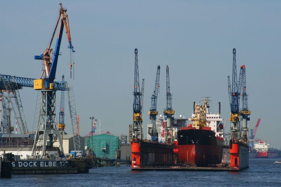 Hamburg: Guided Port Walk for Families - Landungsbrücken Finish: When the Port Mood Clings