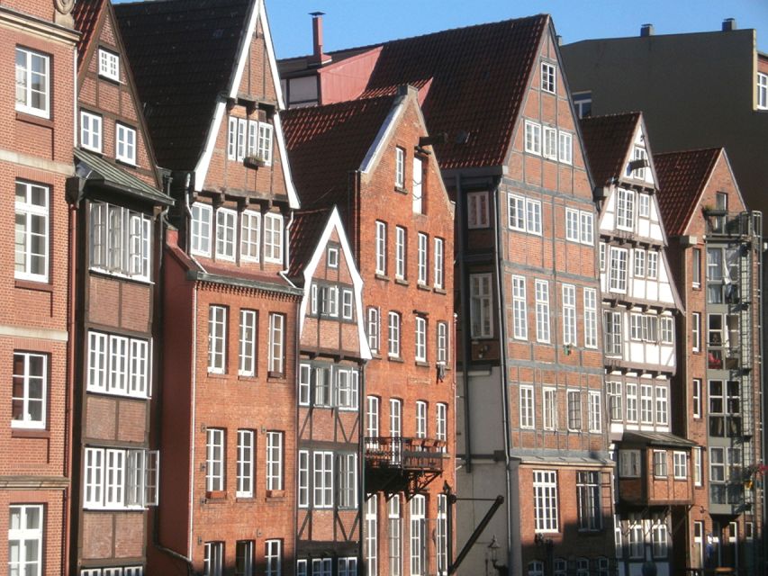Hamburg: Guided Walking Tour in Danish - What to bring, and how to handle rain or cold