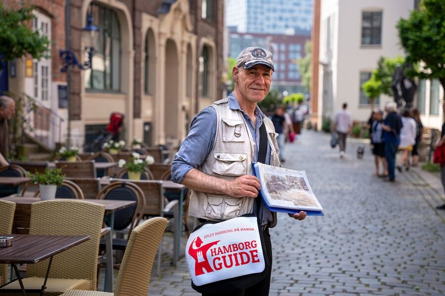 Hamburg: Guided Walking Tour in Danish - What the pacing feels like in real life
