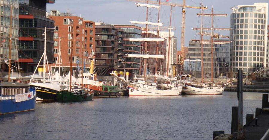 Hamburg Harbor: 3.5-Hour Guided Tour by Bike - Key Highlights That Make This Tour Worth It