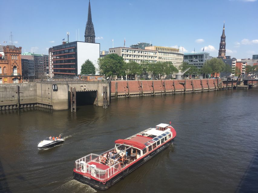 Hamburg: Harbor Cruise - Starting from Kajen 1, right by Speicherstadt and Miniatur Wunderland