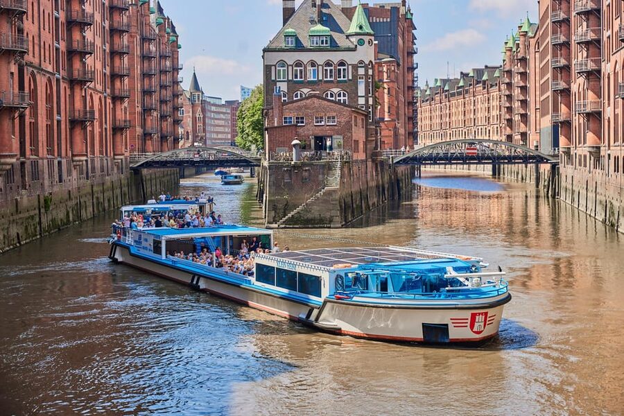 Hamburg: Harbor Cruise and Bus City Hop-On Hop-Off Tour - A smart way to plan your day (without rushing either part)