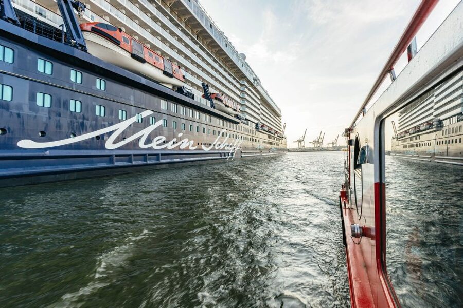 Hamburg: Harbor Cruise with Wine and Cheese - Should You Book This Hamburg Wine and Cheese Harbor Cruise?