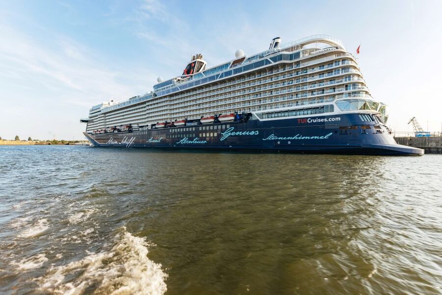 Hamburg: Harbor Cruise with Wine and Cheese - The Wine and Cheese Part: What’s Included and Why It’s Good Value