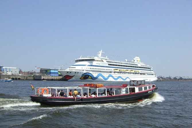 Hamburg harbor tour with a barge - Stop 3: The Largest Floating Pontoon System in Europe