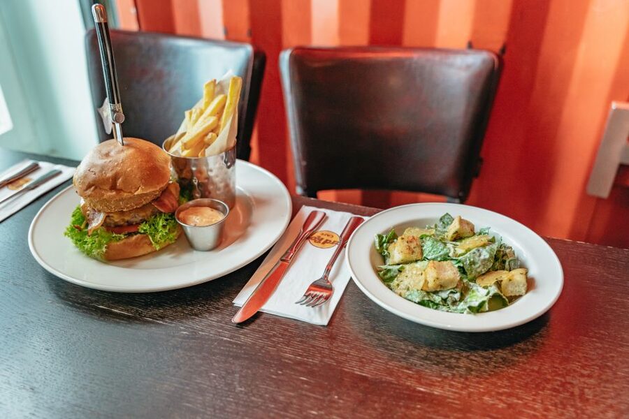 Hamburg: Hard Rock Cafe Skip-the-Line Meal - Should you book? My practical call