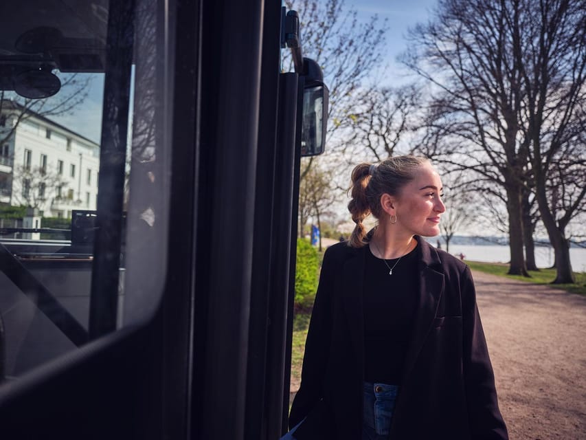 Hamburg: Hop-On Hop-Off Bus City Tour - Line F - Kehrwiederspitze and the historic warehouse district feeling