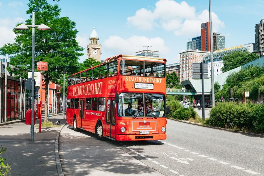 Hamburg: Hop-On Hop-Off Bus with Alster or Harbor Cruise - How the Line A hop-on hop-off bus loop works