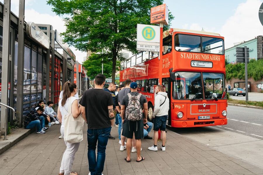 Hamburg: Hop-On Hop-Off Bus with Alster or Harbor Cruise - Water cruise choices: harbor time from St. Pauli vs Alster from Jungfernstieg