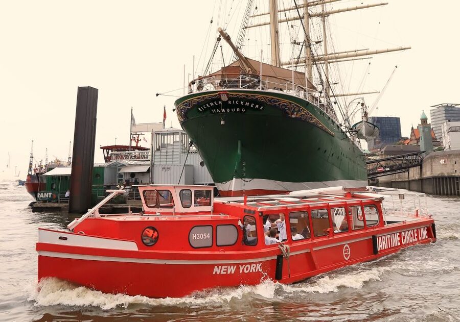 Hamburg: Hop-On Hop-Off Harbor Cruise with Commentary - Live Commentary in English and German: More Than Background Noise