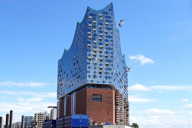 Hamburg Hop-on-Hop-off Tour, Harbor and Lake Alster Cruise - Logistics, audio, and the stuff that can make or break your day