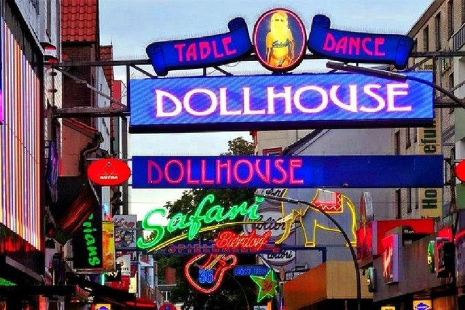 Hamburg: Hop-On Hop-Off Tour - Yellow Double Decker - Audio Commentary and Language Reality: How to Hear the Stories