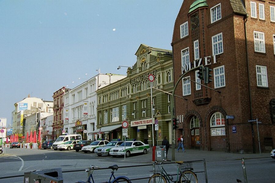 Hamburg: Line F Hop-On Hop-Off Bus and Boat Tour - Should You Book This Line F Hop-On Hop-Off Bus and Boat Tour?