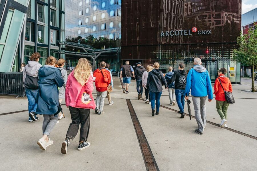 Hamburg: Lust, Luden & Die Große Freiheit Tour - Clubs, shops, and bars: how nightlife drives the street economy