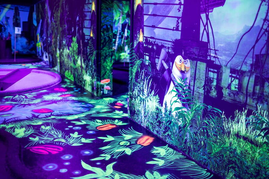 Hamburg: Moviegolf Experience - How the Movie Murals Turn Playtime Into a Guessing Game