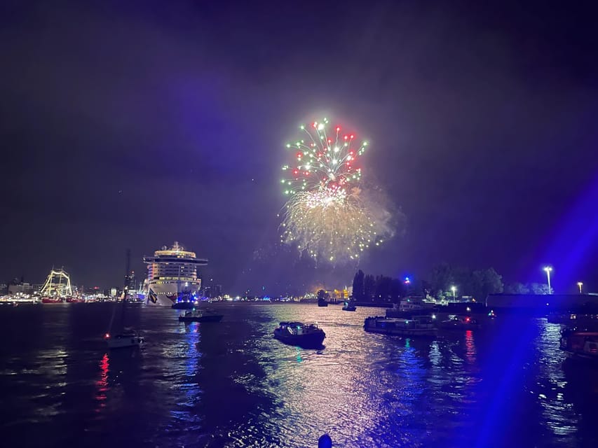 Hamburg: New Years Eve Harbour Cruise - The 2-hour cruise, how the route plays in your favor