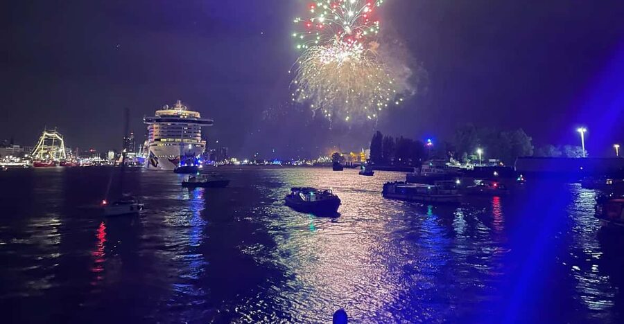 Hamburg: New Years Eve Harbour Cruise - Price and value at about $78 per person
