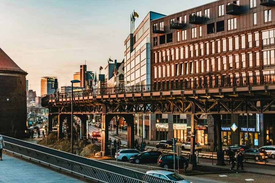 Hamburg: Night Watchman's Tour of St. Pauli in German - Rope-making and the Reeperbahn’s shape: history that explains the streets