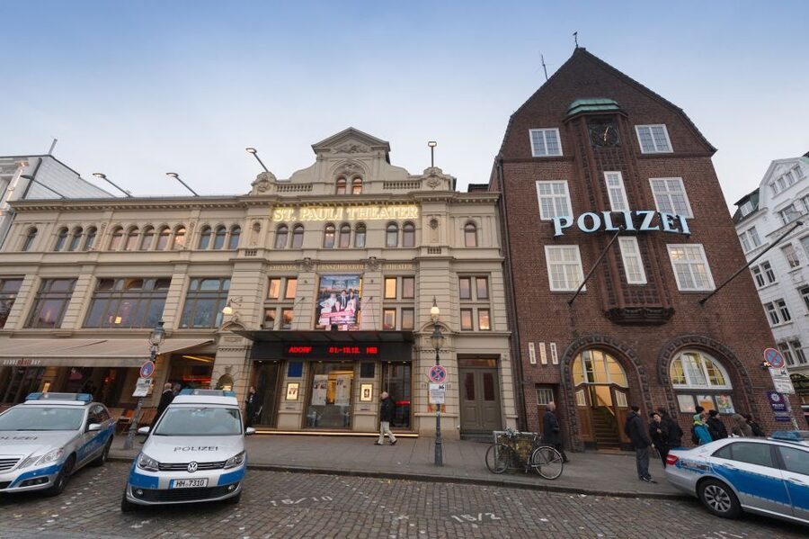 Hamburg: Olivia Jones Tour with Iconic Barker Fabian - Who this tour suits best, and who should skip it