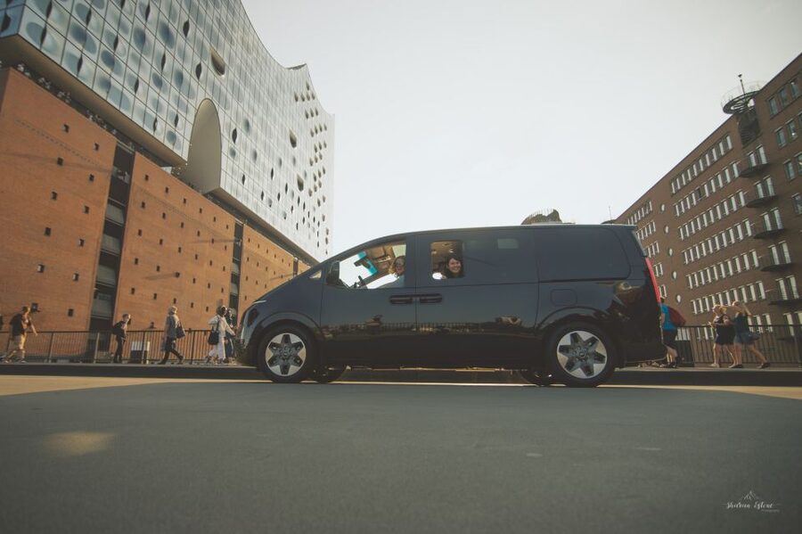 Hamburg: Private 3-Hour Guided Car Tour - From town hall sculptures to Alster Lakes swans, Hamburg’s polished face