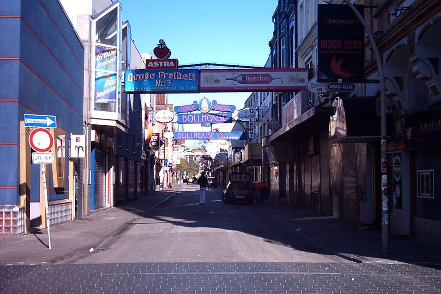 Hamburg: Private 75-Minute Tour of St. Pauli - Meeting at Millerntorplatz, right where the Reeperbahn begins