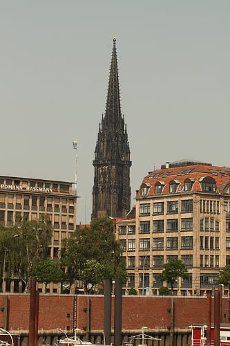 Hamburg: Private Tour Down Town around City Hall - Kontorhausviertel and Sprinkenhof: Business District as a Living Page