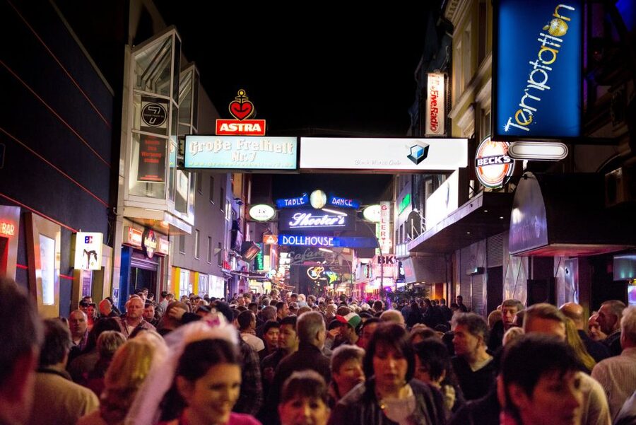 Hamburg: Private Tour Red Light District Walking Tour - Key things to notice on this St. Pauli walk