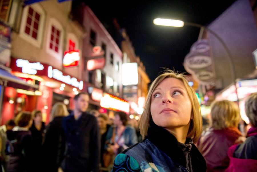 Hamburg: Private Tour Red Light District Walking Tour - Große Freiheit: Beatles early nights and music legends in the same streets