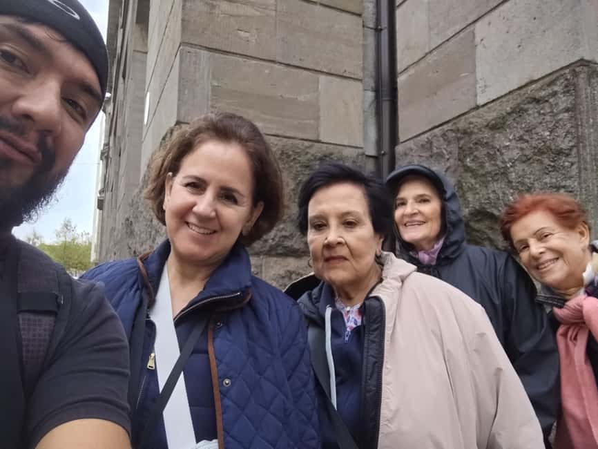 Hamburg Private Tour with a Local Guide - Meeting your guide in Hamburg and shaping the route to your interests