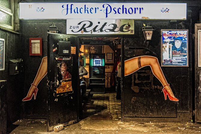 Hamburg: Safari tour in St. Pauli - Davidwache and Herbertstraße: the sights you learn to actually see