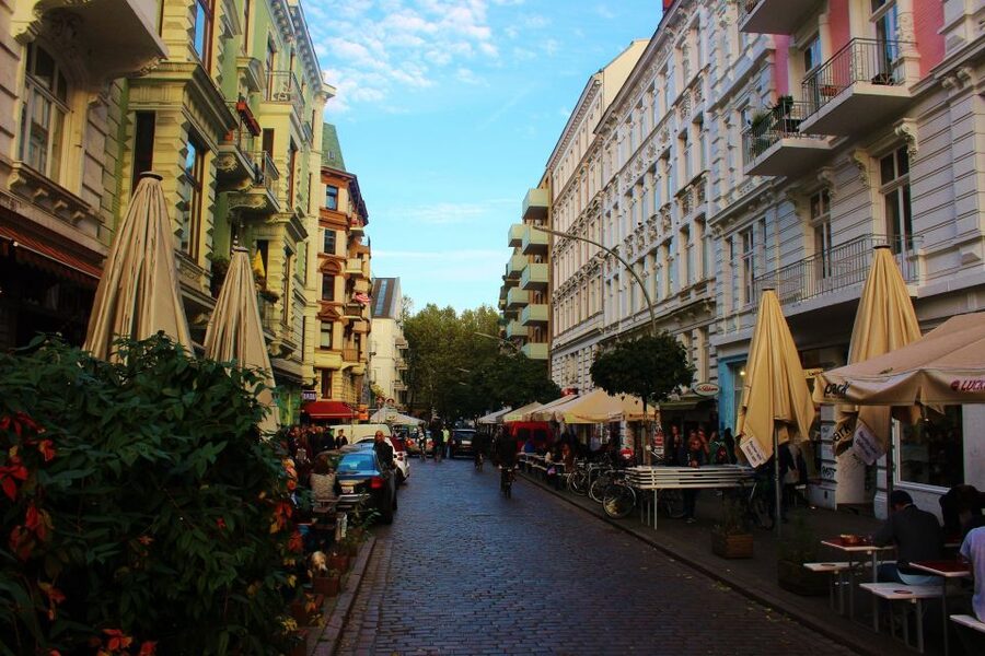 Hamburg: Schanzenviertel Culinary Tour - How to handle the cold, the pace, and your appetite