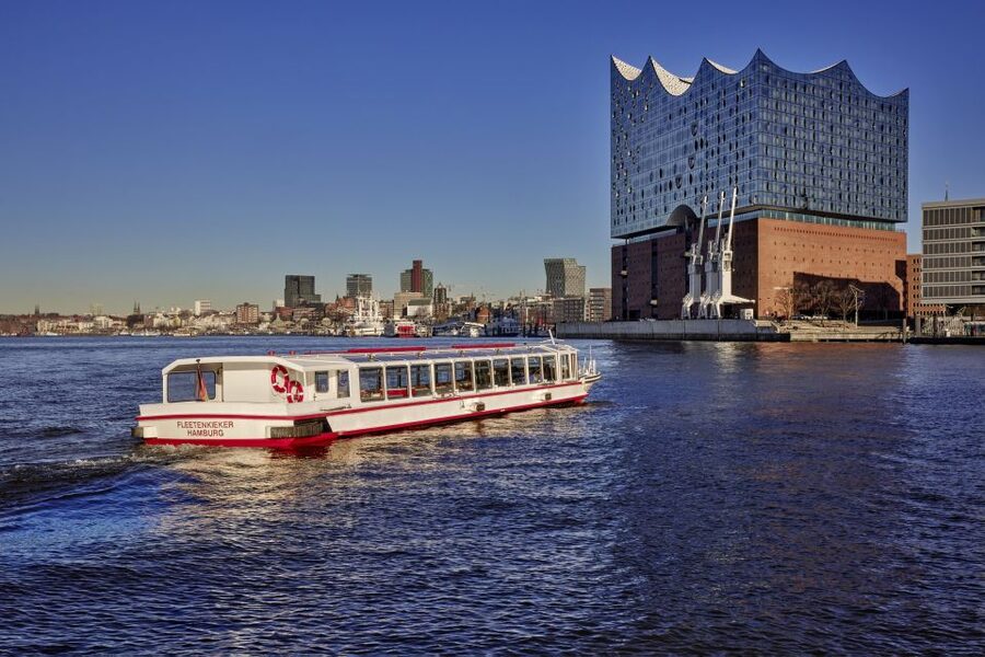 Hamburg: Sightseeing Cruise through the City's Waterways - UNESCO Speicherstadt from the deck, red-brick warehouses and Hanseatic trade